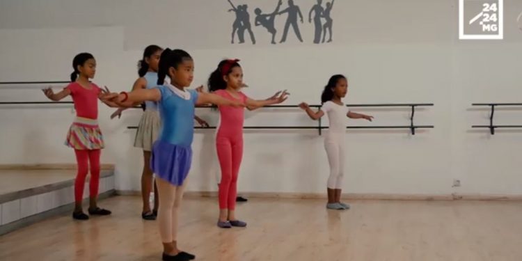 DANSE CLASSIQUE – Grâce et souplesse dans les mouvements