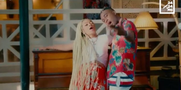 MUSIQUE- Ayo Naej en quête de place dans la cour des grands