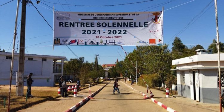 ENSEIGNEMENT SUPERIEUR – Rentrée solennelle pour l’année universitaire 2021-2022 sur fonds de grève à l’Université de Fianarantsoa