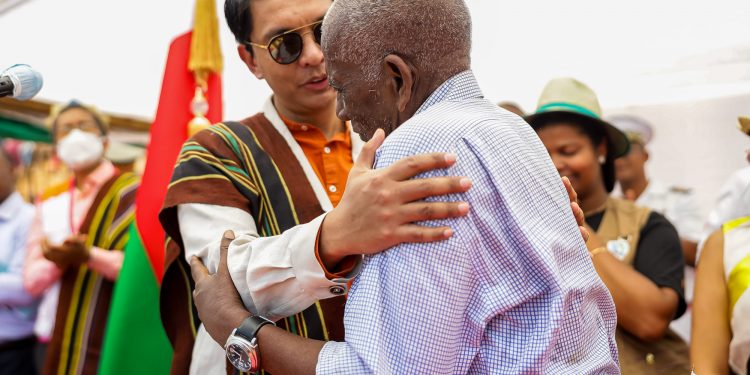 JUSTICE – Andry Rajoelina promet la « grâce présidentielle » aux personnes détenues accusées d&rsquo;avoir participé à une émeute à Berary Ambovombe