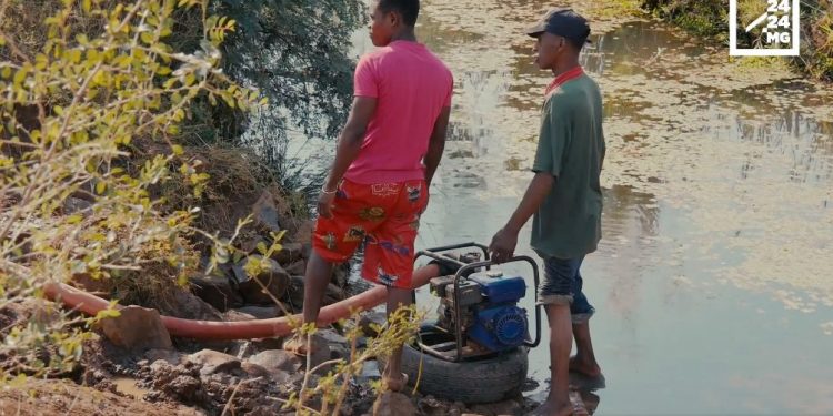 SECHERESSE – L&rsquo;entreprise salutaire de livraison d&rsquo;eau d’Eric Bototo à Andranovory et sa région