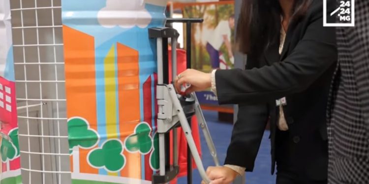 SOLUTION – Ecocity, le tonneau écologique compacteur de bouteilles en plastique.