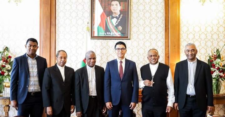 AUDIENCE PRÉSIDENTIELLE – Des représentants de la Conférence épiscopale de l&rsquo;Eglise catholique romaine de Madagascar en visite de courtoisie auprès du président de la République après l&rsquo;élection de son nouveau bureau