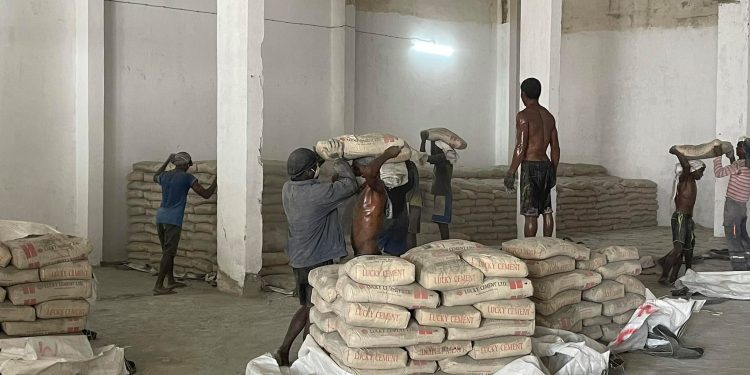 COMMERCE – 35.000 tonnes de ciment importés par la State procurment of Madagascar (SPM SA) débarquent à Toamasina pour réguler le prix du ciment