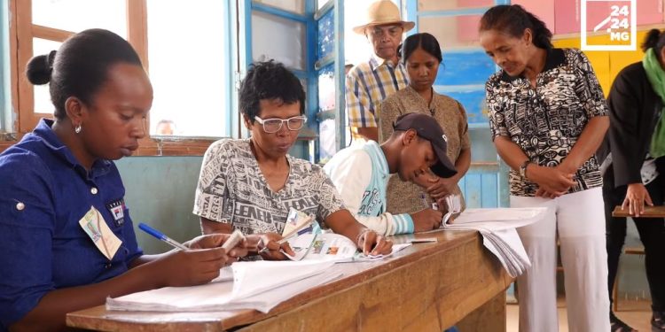 ELECTIONS – Le système électoral à renforcer et à améliorer selon le président Andry Rajoelina