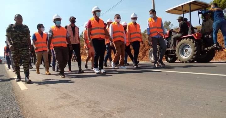 INFRASTRUCTURES – Le deuxième tronçon de la RNS 43 reliant Faratsiho et Sambaina achevée à 99%