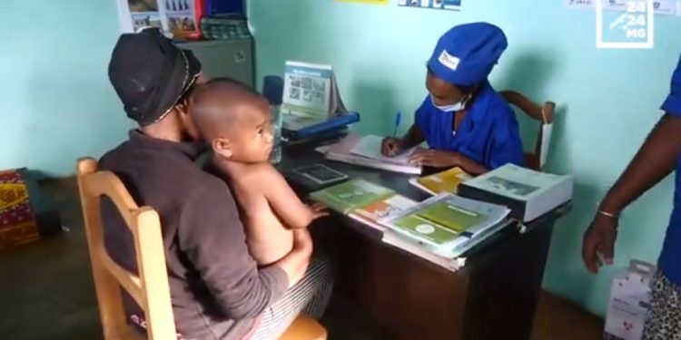PORTRAIT – Fabricia Jaondalana, médecin et gestionnaire bénévole de point d&rsquo;approvisionnement en médicaments essentiels