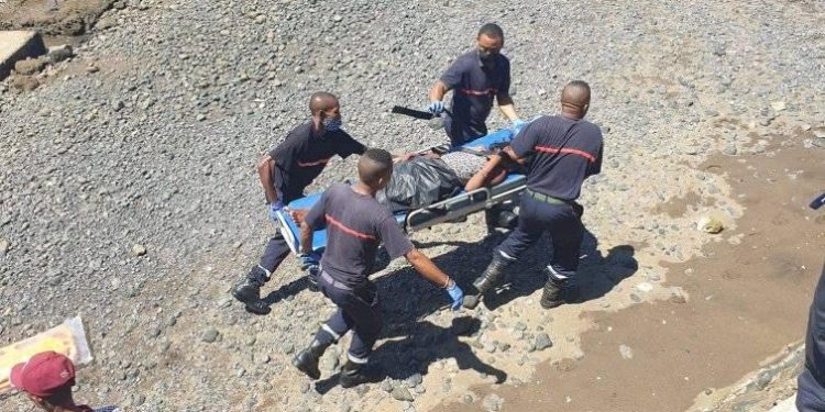 TRANSPORT MARITIME – Au moins un mort à bord d&rsquo;une embarcation clandestine en direction de Mayotte, selon les autorités