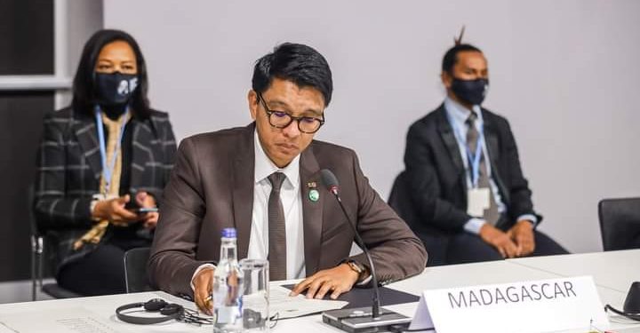 CHANGEMENT CLIMATIQUE – Andry Rajoelina estime à 100 millions de dollars les besoins de Madagascar pour octroyer des foyers à éthanol pour 5 millions de ménages