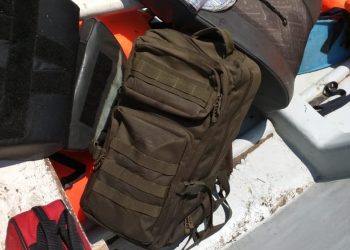 ACCIDENT D’HELICOPTERE – Le sac à dos du colonel Hery Rakotomiliarison, le pilote de l’hélicoptère accidenté, retrouvé avec ses affaires alors qu’il reste porté disparu