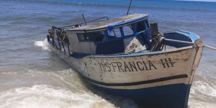 ACCIDENT MARITIME – Les dépouilles retrouvées à Sainte Marie placées au stade municipal de Soanierana Ivongo pour être identifiées par leurs proches