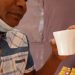 ENTREPRENEURIAT – Le business juteux du « ranovola », la boisson des repas malgaches