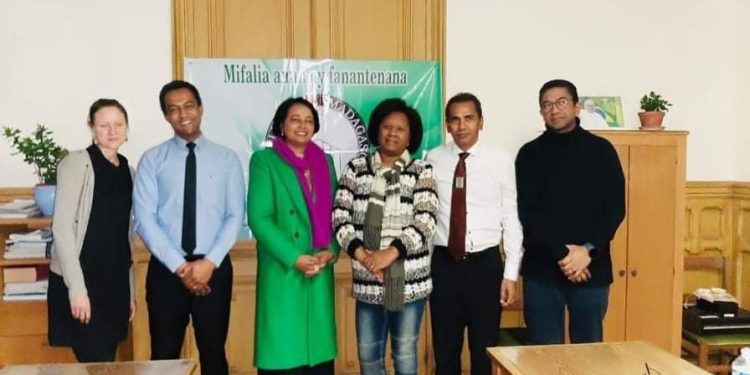 HUMANITAIRE – Le Club Excellence Madagascar collecte 10.000 ouvrages à distribuer à Madagascar
