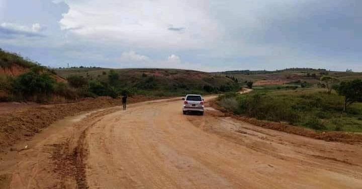 INFRASTRUCTURES – Le ministre des Travaux publics enjoint l&rsquo;entreprise en charge de la réhabilitation de la route nationale (RN) 44 à réparer d&rsquo;urgence les portions de route abîmées par les pluies