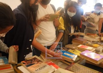 LIVRES – 750 kilos d’ouvrages retirés de la médiathèque de l’Institut français de Madagascar (IFM) pris d’assaut