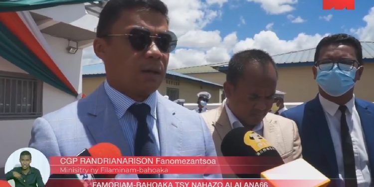 MANIFESTATIONS – Le ministre de la Sécurité publique annonce que la police sévira contre ceux qui sèmeraient des troubles en manifestant sans autorisation