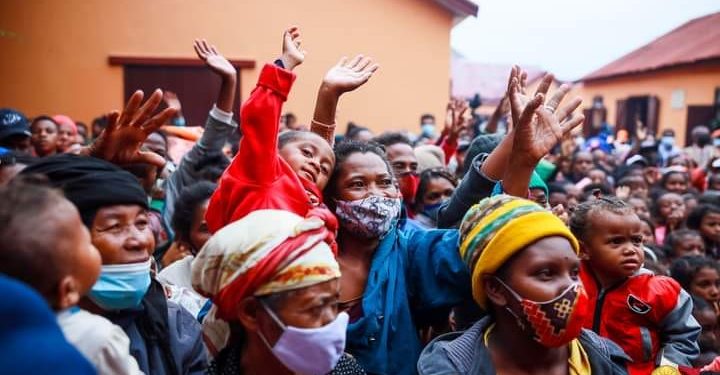 CATASTROPHES – 32 établissements scolaires restent occupés par des sinistrés à la veille de la date de la reprise officielle des cours, selon le bilan publié par le BNGRC dimanche à 17h
