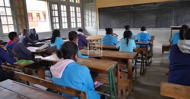 ENSEIGNEMENT – Les élèves des régions non citées dans les notes du ministère de l&rsquo;Education nationale doivent reprendre les cours, selon le ministère