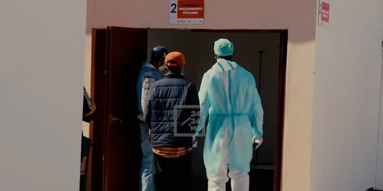 EPIDEMIE – Le Centre de prélèvement au Village Voara passe au test antigénique avec des résultats disponibles en 15 minutes depuis samedi, les tests PCR réservés aux cas contacts et aux cas spécifiques