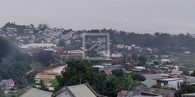 INTEMPÉRIES – Le service de la météorologie invite les populations des hautes terres centrales et des côtes Nord-Ouest a être vigilantes face à l&rsquo;abondance des pluies