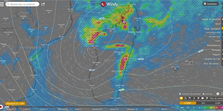 MÉTÉO -D&rsquo;abondantes et quasiment incessantes pluies dans la nuit du samedi à dimanche sur de nombreux districts, la dépression, localisée à Maevatanana vers 22h, est prévue sortir en mer du côté de Boeny ce dimanche