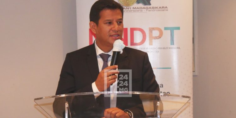 NOUVELLE TECHNOLOGIE – Le ministère du Développement numérique, de la transformation digitale, des postes et des télécommunications reconnaît des avancées positives dans les négociations sur les tarifs de connexion Internet mais indique poursuivre les négociations pour que la baisse des prix soit effective