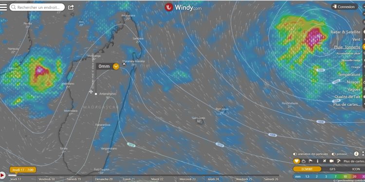 CATASTROPHE NATURELLE – Le cinquième système dépressionnaire de la saison baptisé Emnati devient une tempête tropicale et pourrait s’intensifier en cyclone tropical en fin de semaine, selon Météo France