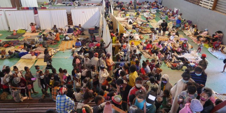CATASTROPHE – 75 sites d’hébergement dont 24 écoles continuent de recevoir plus de 27.000 sinistrés dans l’Analamanga