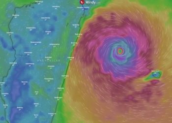 CATASTROPHES – Batsirai positionné à 459km à l&rsquo;Est Sud Est de Vatomandry ce vendredi à 9h, atterrissage prévu entre Mahanoro et Mananjary samedi entre 11h et 17h