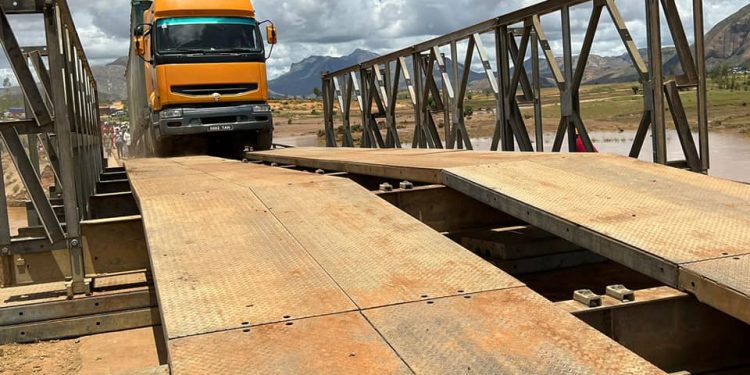 CIRCULATION – Réouverture de la route nationale 7 jusqu’à Toliara, les camions transportant les aides aux sinistrés et les matériels de la Jirama reprennent la route