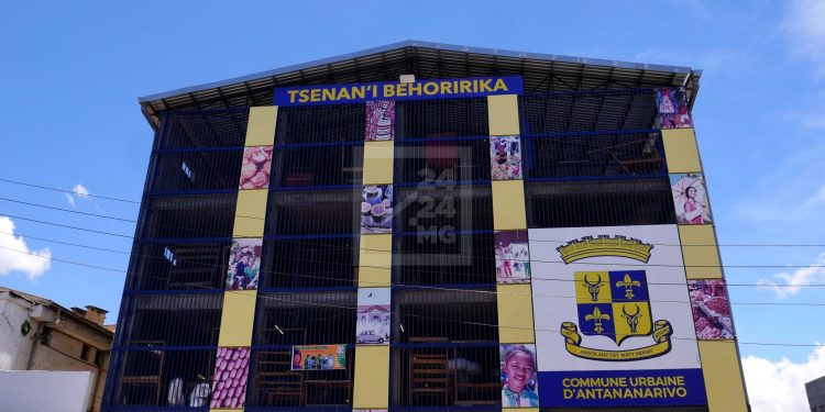 COMMERCE – Un lieu de restauration rapide bientôt installé au 3ème étage du marché de Behoririka, selon le maire Naina Andriantsitohaina