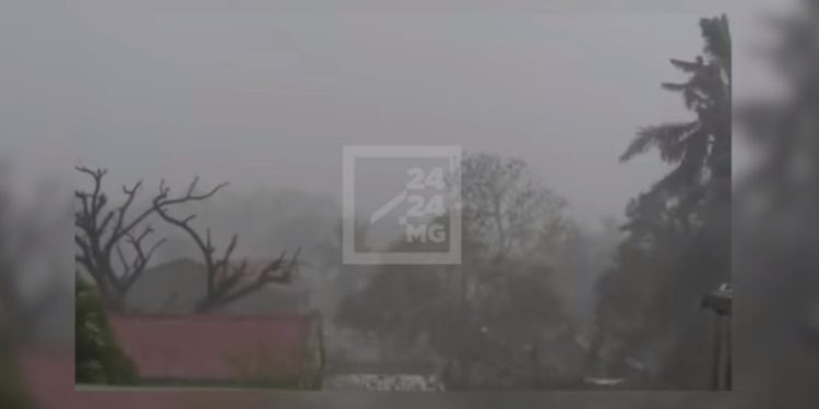 INTEMPERIES – Fortes pluies et vents violents dans le Vatovavy et le Fitovinany à l’approche du cyclone tropical Emnati attendu à Mananjary ce mardi entre 21h et minuit