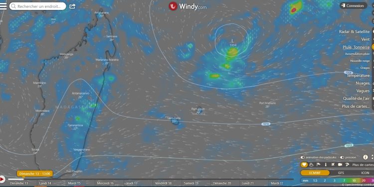 METEOROLOGIE – La prochaine perturbation cyclonique prévue toucher terre entre Antalaha et Saint Marie mardi atterrira au stade de tempête tropicale modérée et amènera de fortes pluies aux alentours de la zone d’impact