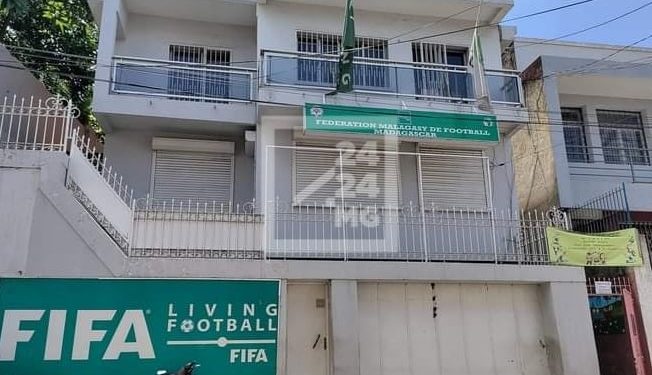 SPORTS – L’« aile » proche de Raoul Arizaka Rabekoto au sein de la FMF réagit officiellement à la création de nouvelles plateformes en ligne au nom de la FMF et insiste sur le caractère officiel et la reconnaissance internationale des vieilles adresses