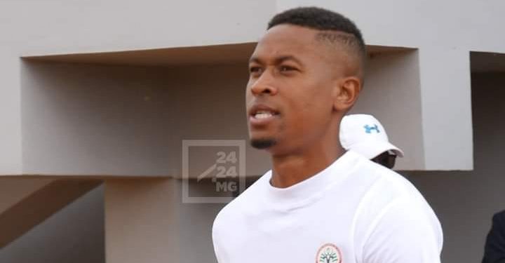FOOTBALL – Njiva Rakotoharimalala s’engage jusqu’à la fin de la saison chez les Fosa Juniors.