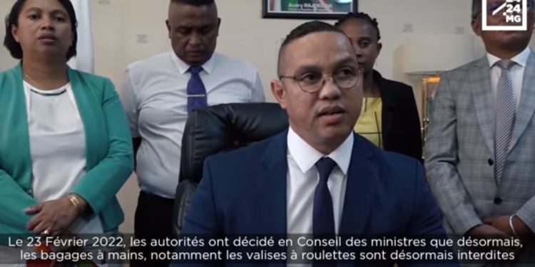TINOKA ROBERTO RAHAROARILALA – « Nous sommes souverains dans les décisions que nous prenons en matière de transport aérien »