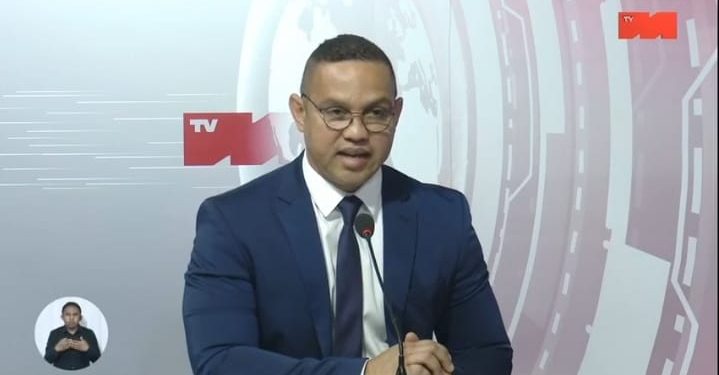 TRANSPORT AERIEN – Tinoka Roberto Raharoarilala assure que les ordinateurs devraient finalement être autorisés en cabine, il évoque la disponibilité d&rsquo;équipements pour détecter les éventuelles manipulations sur les machines