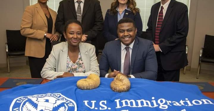 COOPERATION – Deux fossiles d’ammonites malgaches en provenance de la Chine introduits aux Etats-Unis de manière illégale restitués à Madagascar