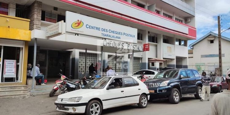 ENSEIGNEMENT SUPERIEUR – La Paositra Malagasy invite les enseignants chercheurs et les chercheurs enseignants à venir percevoir leurs indemnités auprès des agences de la poste les plus proches d&rsquo;eux