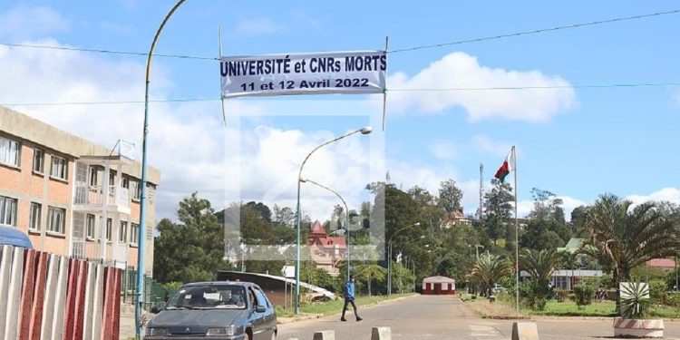 ENSEIGNEMENT SUPERIEUR – Le Syndicat des enseignants-chercheurs (Seces) se garde de se prononcer sur la suite des « journées mortes » dans les universités après le rejet par la Haute cour constitutionnelle (HCC) de la loi sur l’autonomie des universités