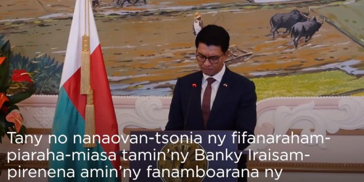 FOTODRAFITRASA – Nanamafy ny veliranony amin’ny Faritra Atsimo ny Filohan’ny Repoblika