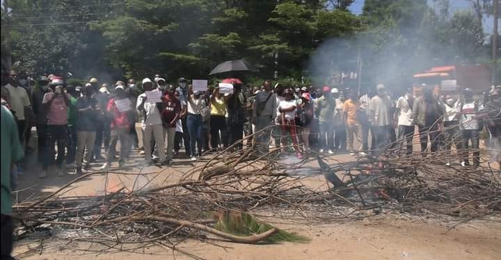 MANIFESTATION – Les membres du personnel administratif et technique de l&rsquo;Université d&rsquo;Antananarivo en grève à cause du retard de paiement de leur salaire