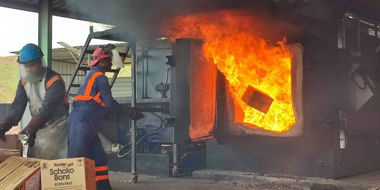PROTECTION DES CONSOMMATEURS – Le ministère de l’Industrialisation, du commerce et de la consommation (MICC) incinère 2.884 paquets de Schoko Bons