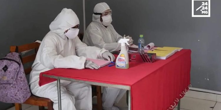 SANTE PUBLIQUE – Le ministère de la Santé publique annonce des enquêtes pour connaître les causes du faible taux de vaccination contre la Covid-19 et afin d&rsquo;ajuster la stratégie de communication en faveur de la vaccination