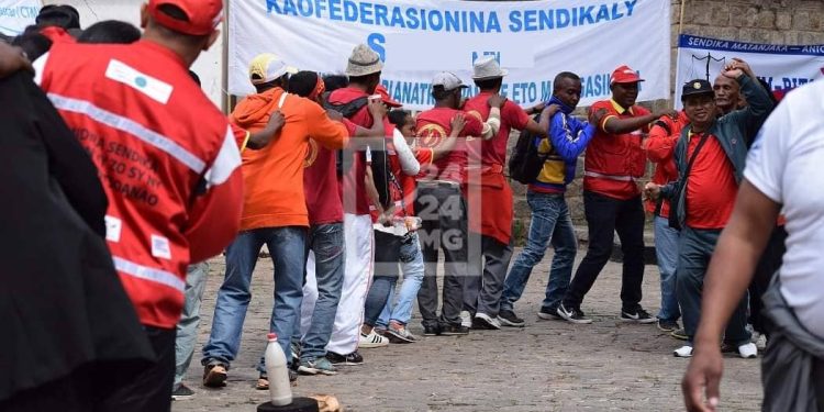 TRAVAIL – Les partenaires sociaux se sont mis d’accord pour une hausse de 9,9% de la valeur du point d’indice dans le secteur privé, le décret d&rsquo;application permettant la hausse des salaires attendu