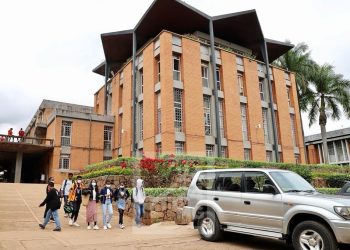 ENSEIGNEMENT SUPERIEUR – Le personnel administratif et technique de l&rsquo;Université d&rsquo;Antananarivo annonce une suspension de ses activités à partir de ce mercredi jusqu&rsquo;au virement effectif de leur salaire du mois d&rsquo;Avril