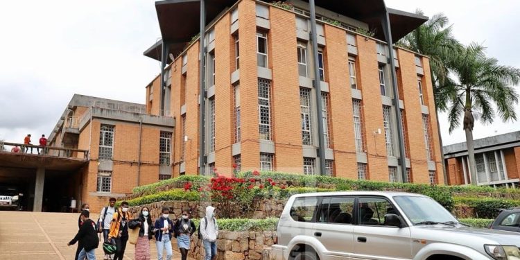 ENSEIGNEMENT SUPERIEUR – Le personnel administratif et technique de l&rsquo;Université d&rsquo;Antananarivo annonce une suspension de ses activités à partir de ce mercredi jusqu&rsquo;au virement effectif de leur salaire du mois d&rsquo;Avril