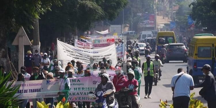 FETE DU TRAVAIL – Une marche syndicale et des revendications d&rsquo;amélioration du pouvoir d&rsquo;achat des travailleurs pour marquer le 1er Mai