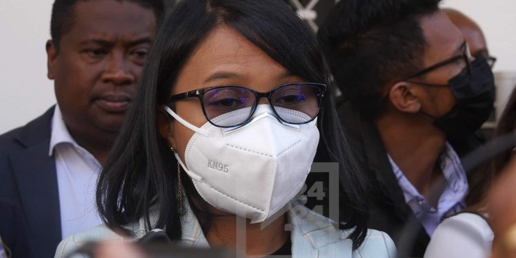 TRAVAIL- Le gouvernement annonce la prise en charge par l&rsquo;Etat des cotisations patronales à la Cnaps prévues pour les salariés payés au Smic afin de permettre au secteur privé de payer un salaire minimum à 250 000 Ariary