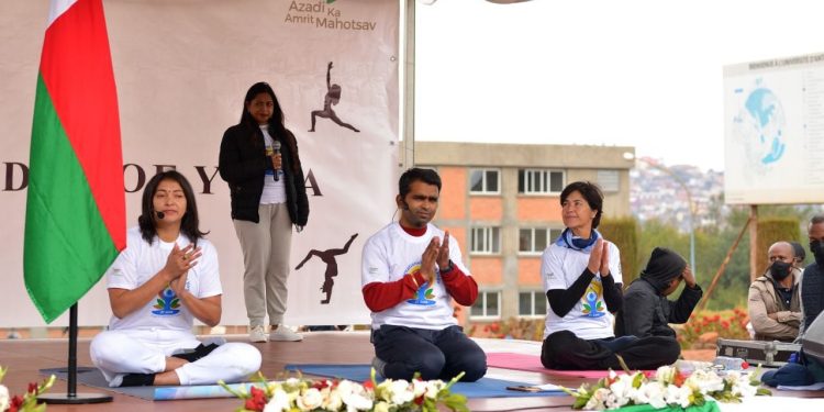 BIEN-ETRE – Des cours gratuits de yoga à l’ambassade de l’Inde du lundi au vendredi de 16h à 17h